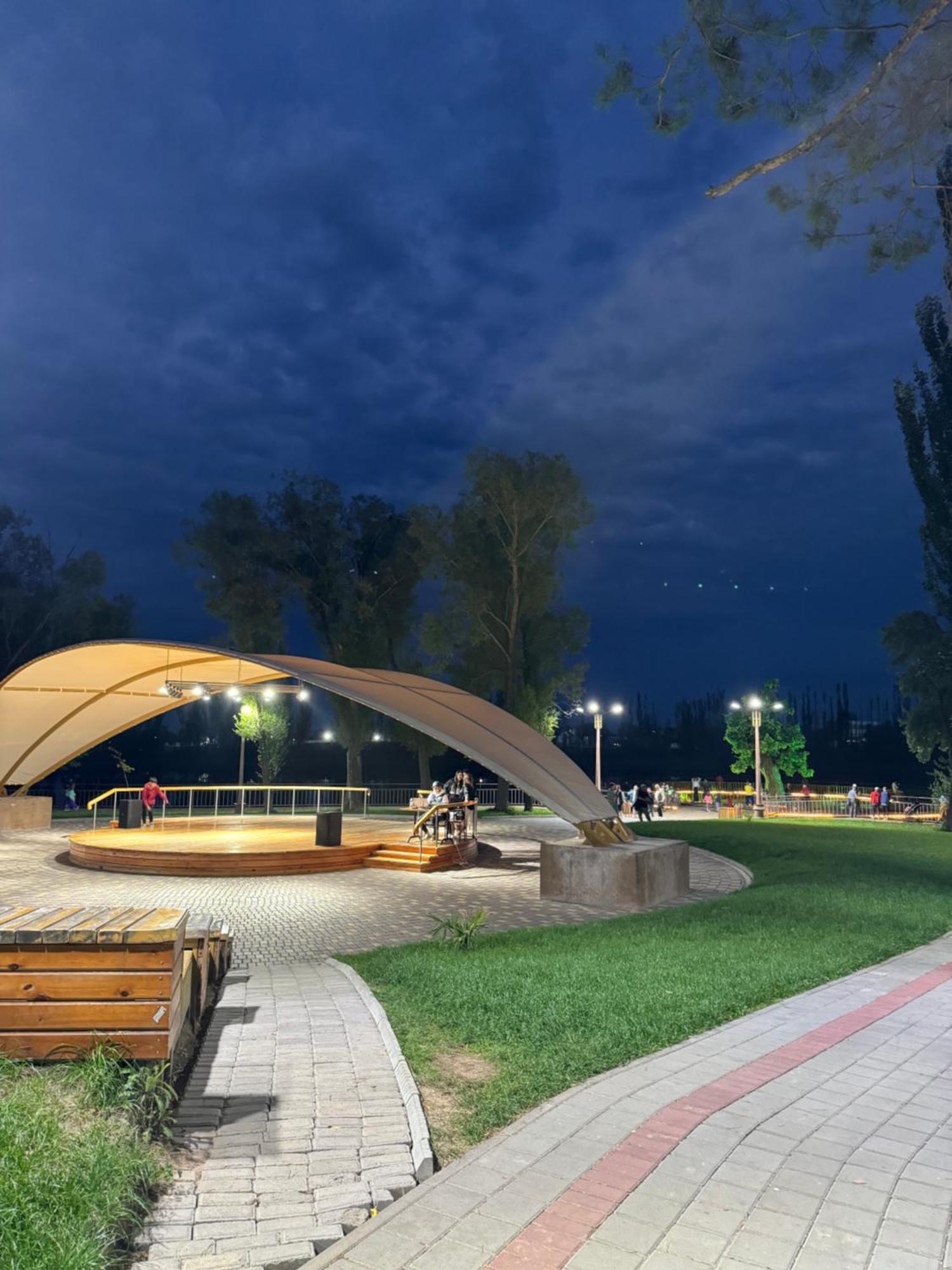 Hotel Алые Паруса Czołponata Zewnętrze zdjęcie
